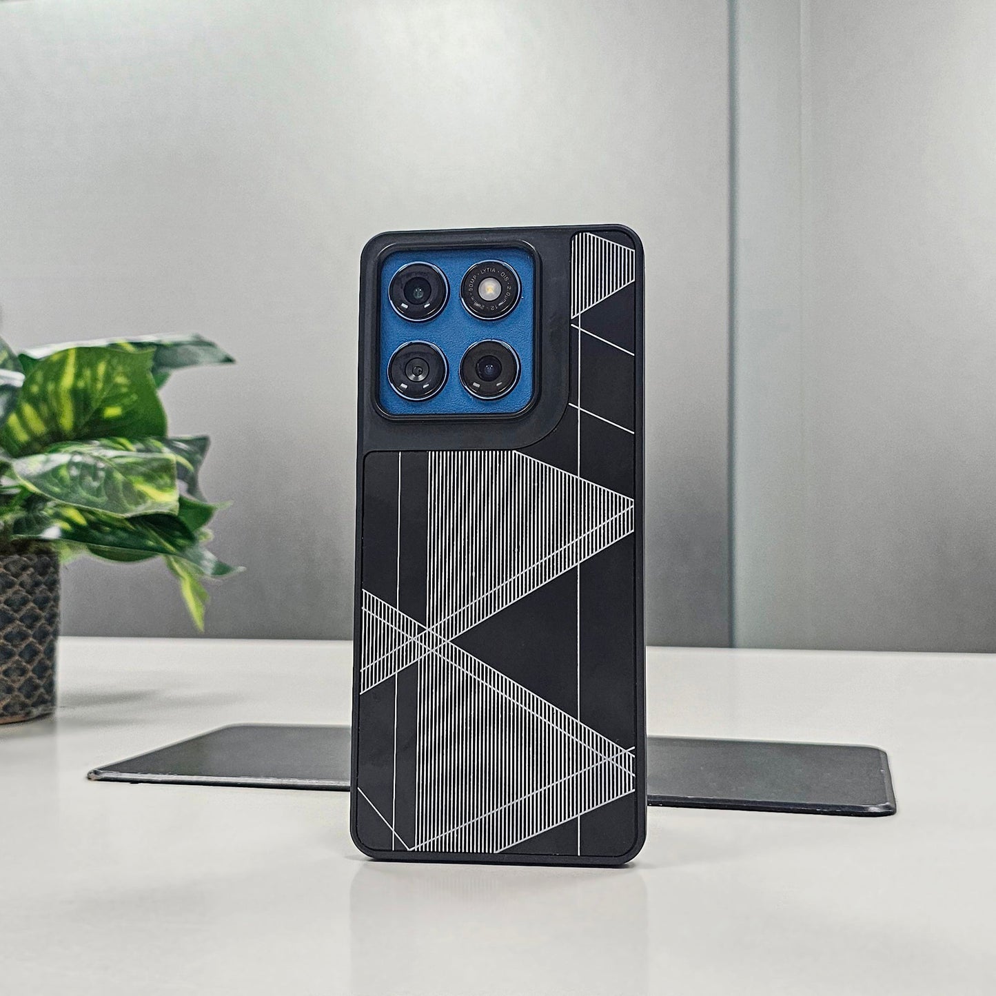 Motorola Edge 60 Fusion 5G Triangle Pattern Matte Back Shockproof Cover