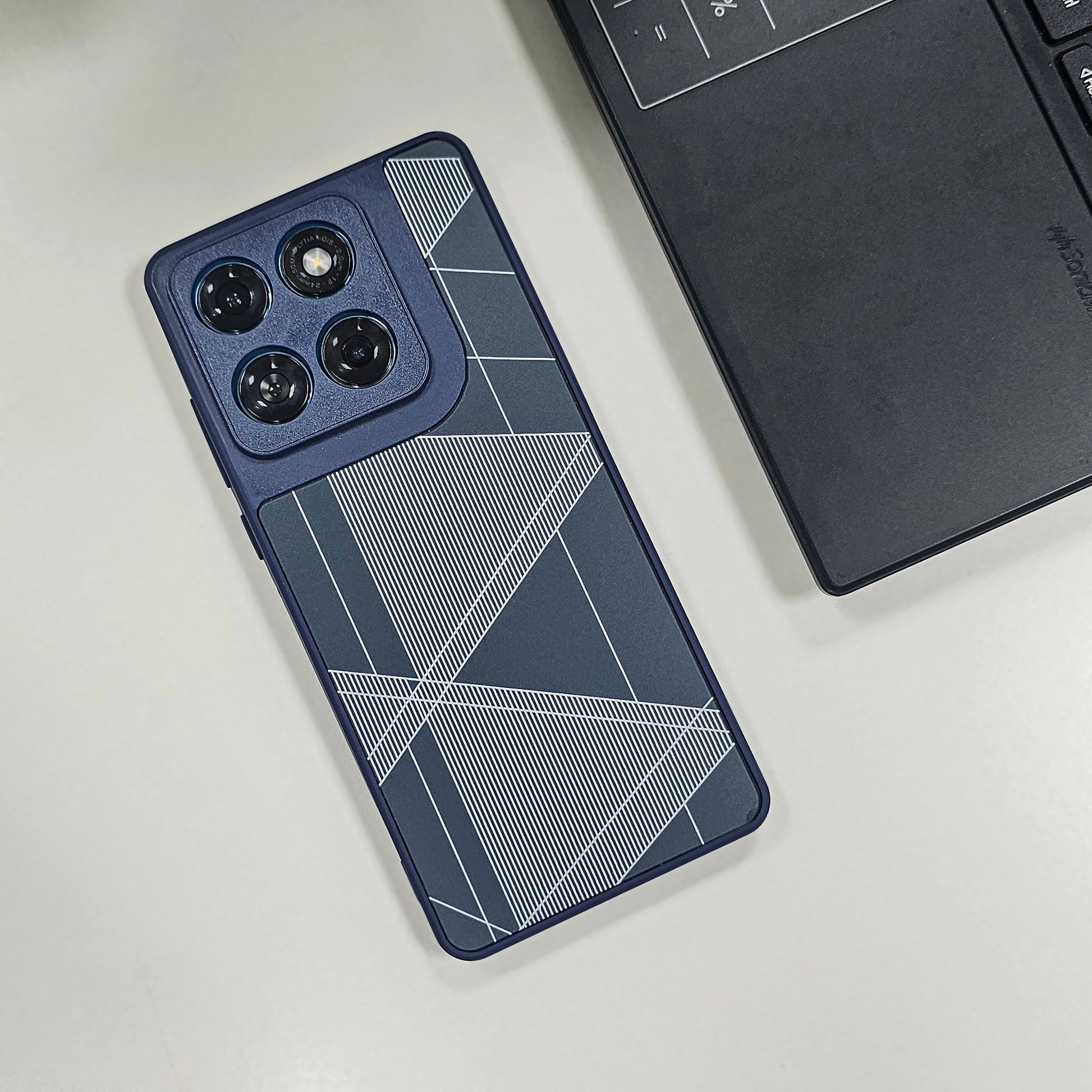 Motorola Edge 60 Fusion 5G Triangle Pattern Matte Back Shockproof Case